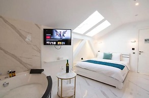Lumiere Luxe Suites