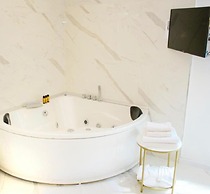 Lumiere Luxe Suites