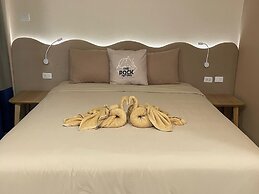 The Rock Patong Comfort Stay
