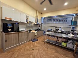 The Rock Patong Comfort Stay