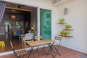 Straits Quay Waterside Suites