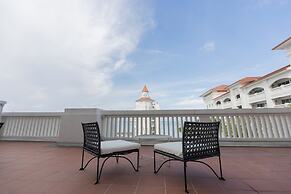 Straits Quay Waterside Suites
