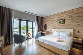Bamboo Riverside Boutique Hotel