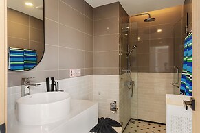 One bedroom Palmetto Condo Karon A608