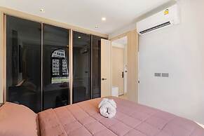 One bedroom Palmetto Condo Karon A608