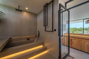 The Luminous Villa Uluwatu