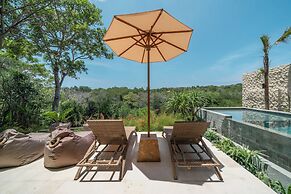 The Luminous Villa Uluwatu