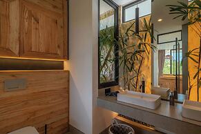 The Luminous Villa Uluwatu