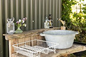 Harbour Ranch Hut - Rustic Countryside Escape