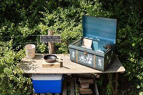 Harbour Ranch Hut - Rustic Countryside Escape