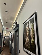 V Love Hotel