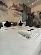 V Love Hotel