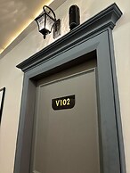 V Love Hotel
