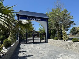 Navy Inn & Bungalows
