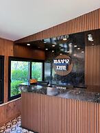 Navy Inn & Bungalows