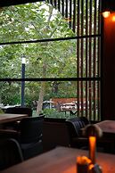 Navy Inn & Bungalows
