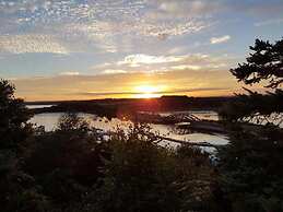 Lazy Bear Holidays - Arne View