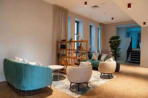 For Students Only Thoresby Hall in Central Leeds - Campus Accommodatio