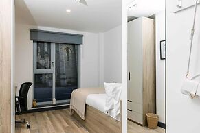 For Students Only Thoresby Hall in Central Leeds - Campus Accommodatio