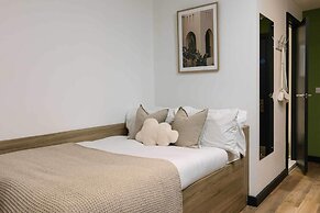 For Students Only Thoresby Hall in Central Leeds - Campus Accommodatio