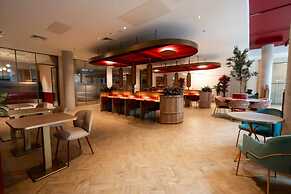 For Students Only Thoresby Hall in Central Leeds - Campus Accommodatio
