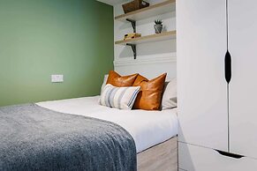 For Students Only Thoresby Hall in Central Leeds - Campus Accommodatio