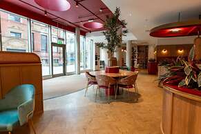 For Students Only Thoresby Hall in Central Leeds - Campus Accommodatio
