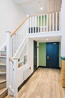 For Students Only Thoresby Hall in Central Leeds - Campus Accommodatio