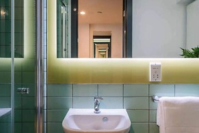 For Students Only Thoresby Hall in Central Leeds - Campus Accommodatio