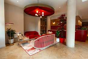 For Students Only Thoresby Hall in Central Leeds - Campus Accommodatio