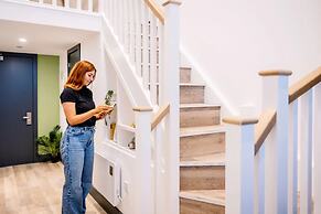 For Students Only Thoresby Hall in Central Leeds - Campus Accommodatio