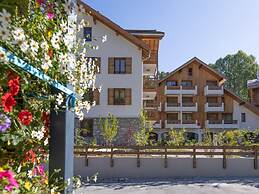 Apartment in Chantemerle With Family Ski Fun