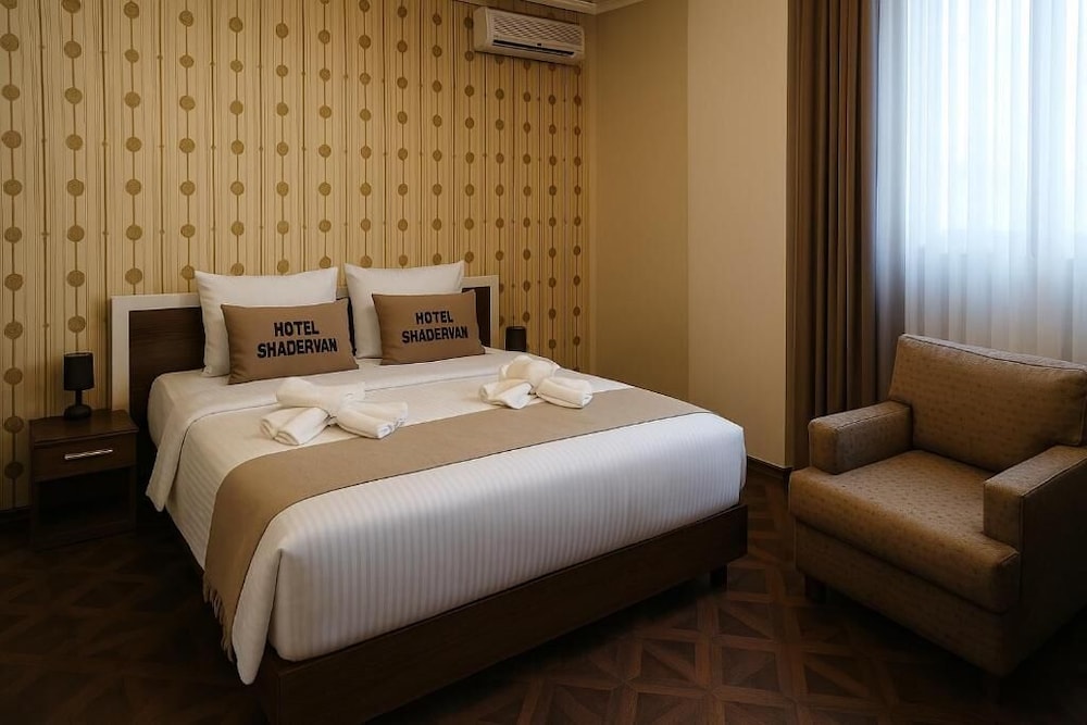 Hotel Shadervan