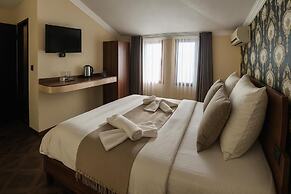 Hotel Shadervan