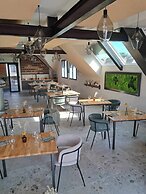 Au Coeur Du Village