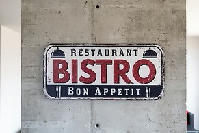 Au Coeur Du Village