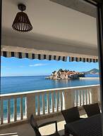 Beachfront Four bedroom Apartment