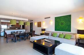 Aldea Thai Tropical Oasis near the Beach