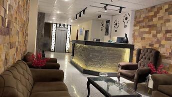 Verssailles Pyramids Hotel