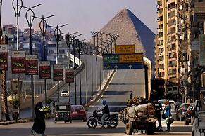 Verssailles Pyramids Hotel