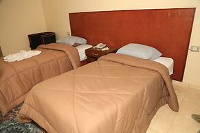 Verssailles Pyramids Hotel
