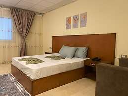 Verssailles Pyramids Hotel