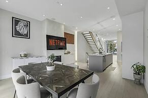 The Pearl Waterfront Estate