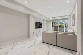 The Pearl Waterfront Estate