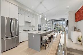 The Pearl Waterfront Estate