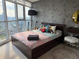 The Pearl Waterfront Estate