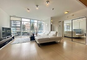The Pearl Waterfront Estate