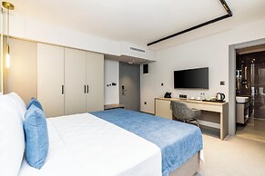 Rossi Luxury Hotel