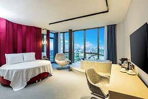 Rossi Luxury Hotel
