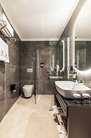 Rossi Luxury Hotel